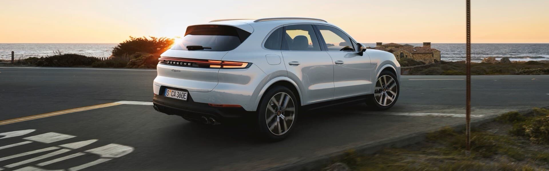 2026 Porsche Cayenne E-Hybrid Banner